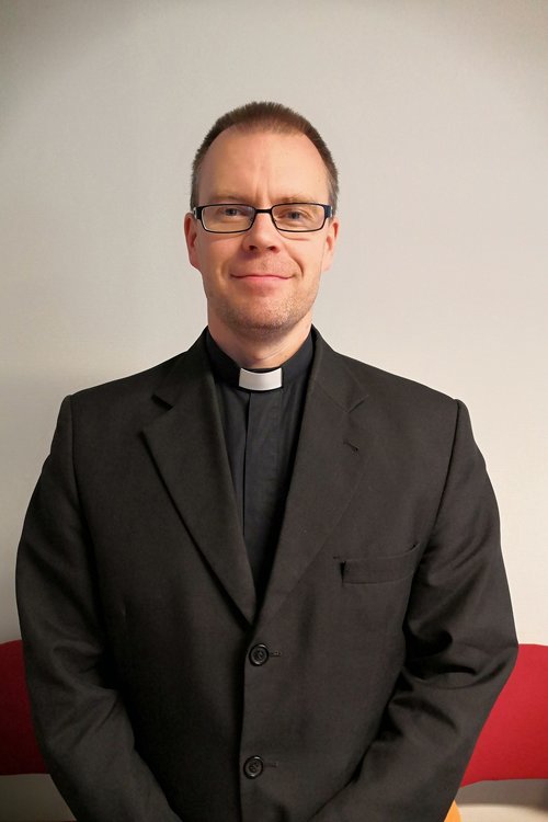 Kuvassa kirkkoherraksi valittu Antti Kallio.