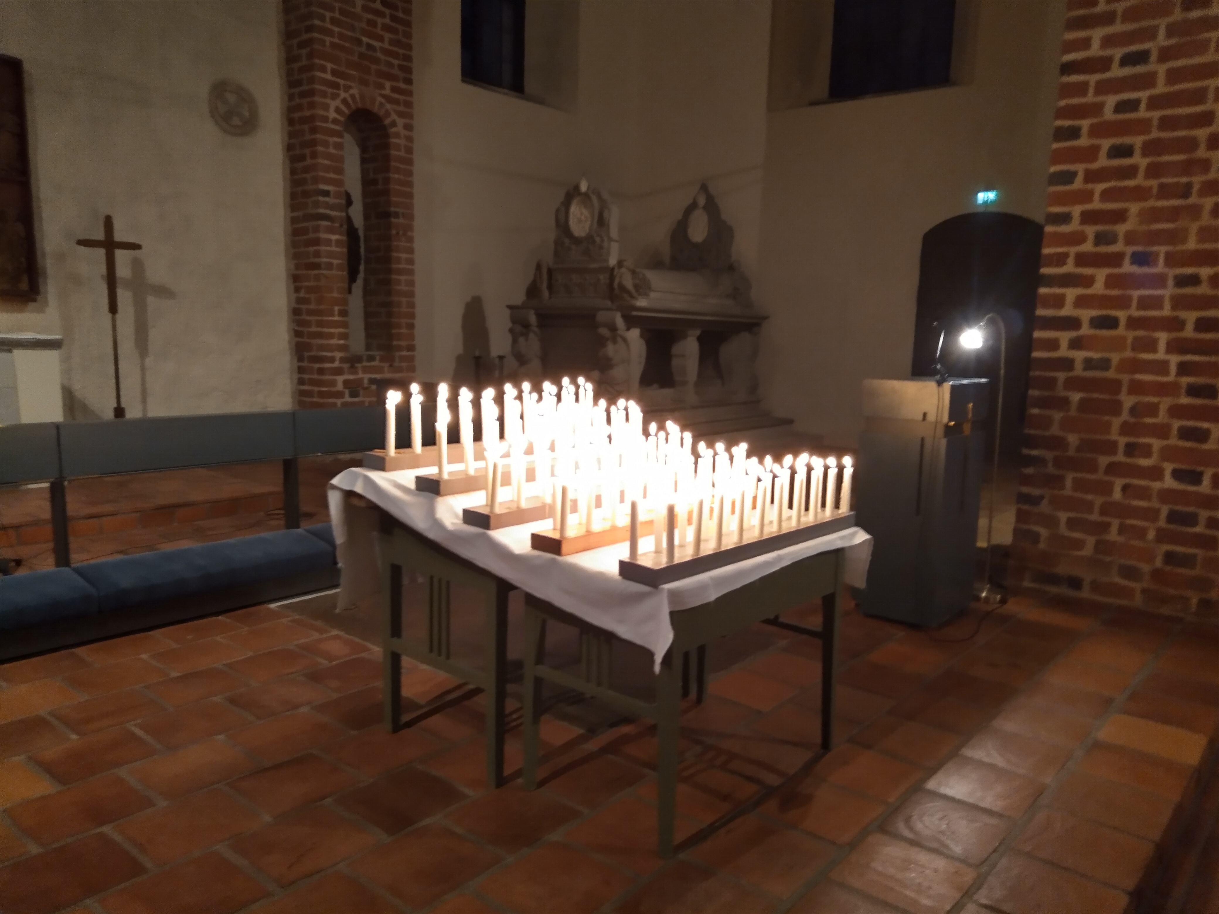 Kynttilät Mynämäen kirkossa.